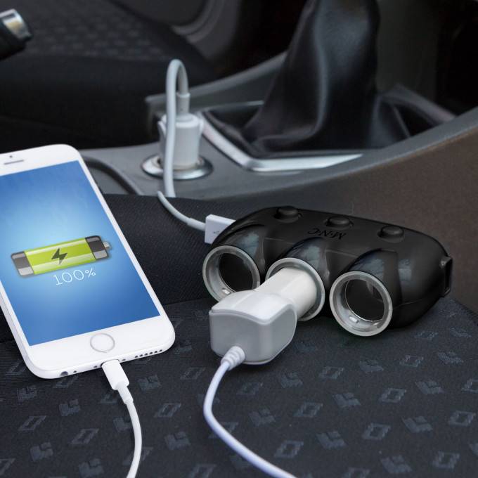 Distribuitor triplu pentru bricheta auto 12/24V 120W +2x USB 2100mAh negru M'N'C