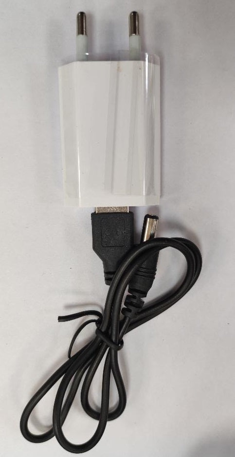 Alimentator AC/DC 220V la USB 5V 1A cu cablu 0.6m USB - 5.5x2.1 mm