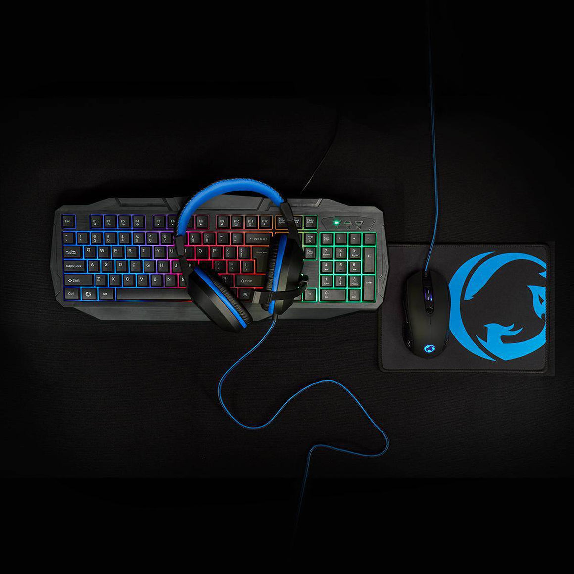 Kit Gaming cu fir 4 in 1 tastatura Casti Mouse MousePad Nedis