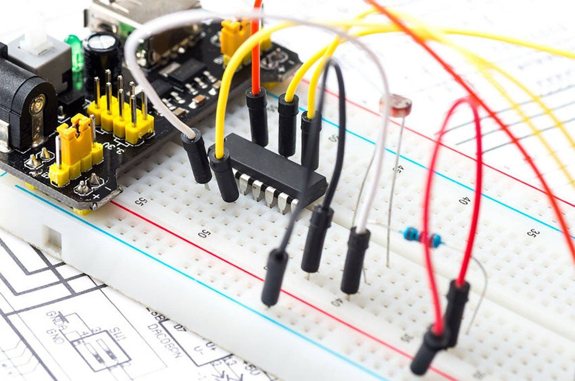 Set placa test breadboard 830 16.5x5.5x0.85cm +Set cabluri breadboard si alimentat